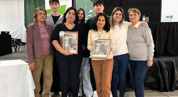 El grupo «VOCES» homenajeó al Prof. Orlando Rinesi