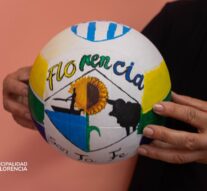 Florencia sumó su pelota a la muestra «Arte en Pelotas»