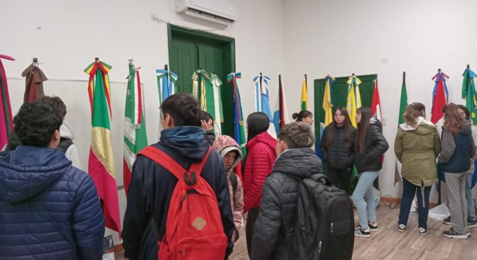 Pavón celebró el «Día de la Bandera» junto a la muestra «Abanderados»