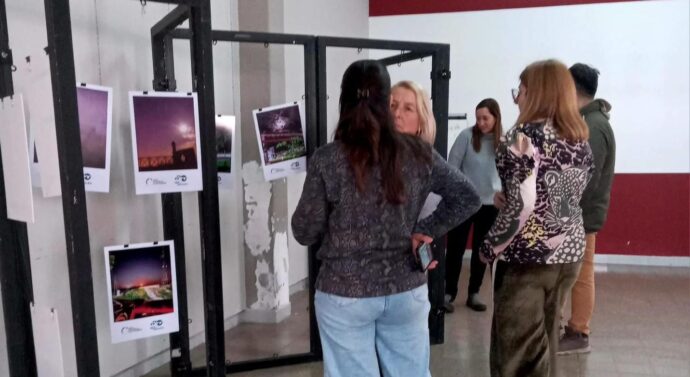 Firmat expone la muestra «Las lunas santafesinas»