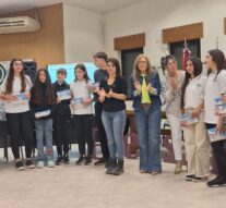 Hersilia reconoció a sus campeones del «Torneo de Bolitas» y recibió los libros «Clave de Cuento» y «De Pueblo en Pueblo 2024