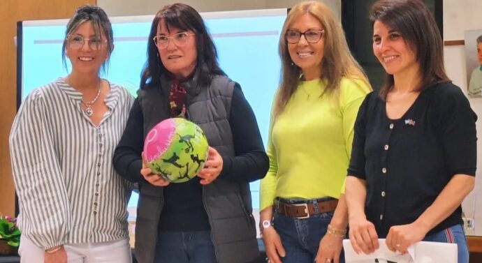 Hersilia sumó su pelota a la muestra «Arte en Pelotas»